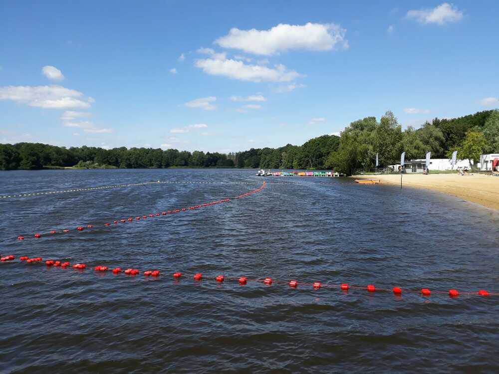 Plaża szczerzona nad Rusałką