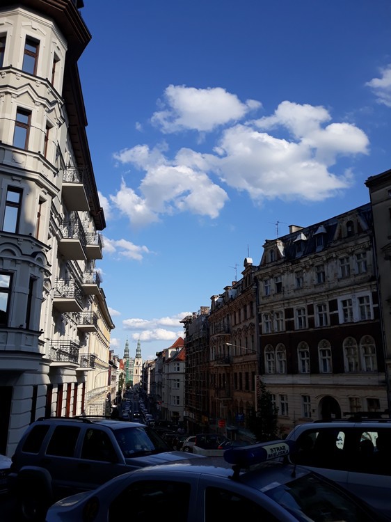 Odbudowana kamienica żelazko w Poznaniu