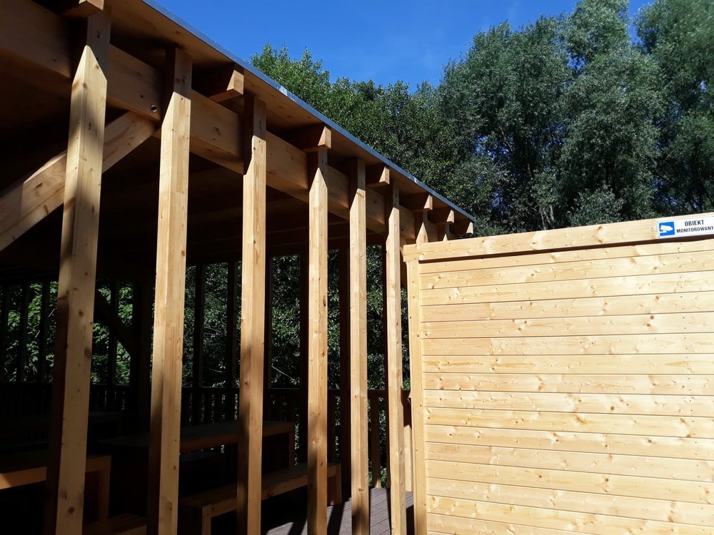 Ścieżka w koronach drzew nad doliną Szklarki