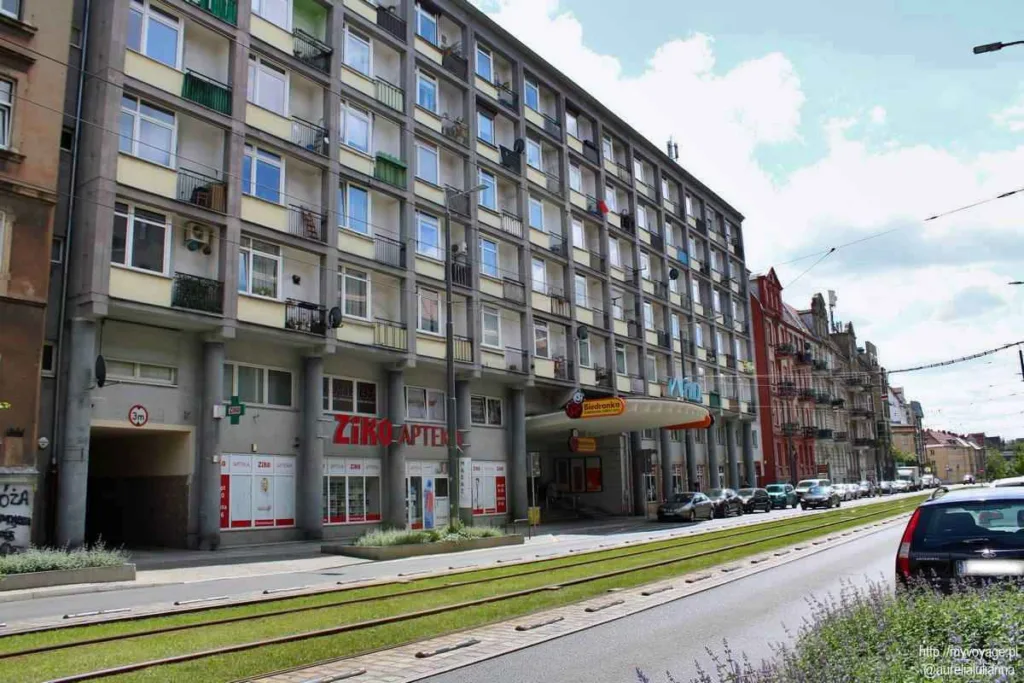 dawne kino Wilda obecnie Biedronka