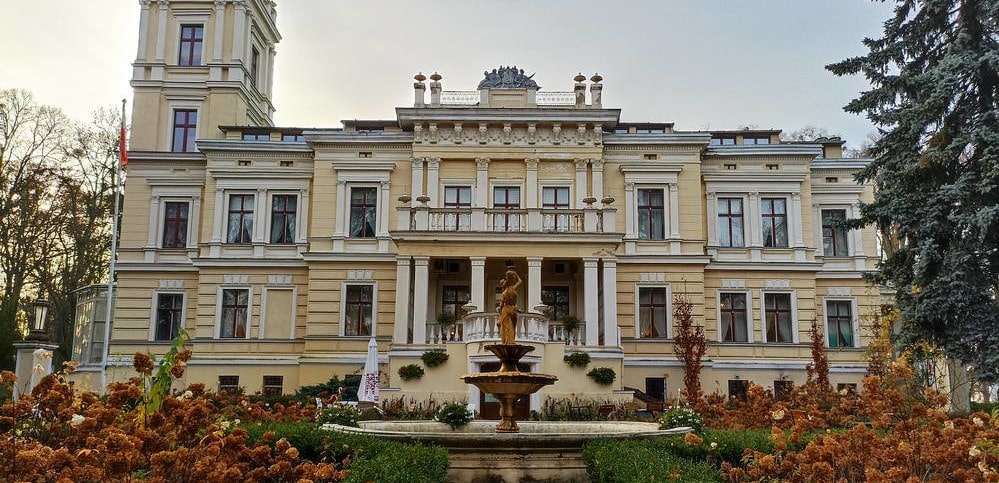 Pałac (Rezydencja) w Biedrusku