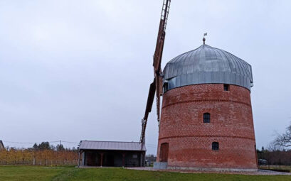 Zabytkowy Holenderski Wiatrak w Pyzdrach