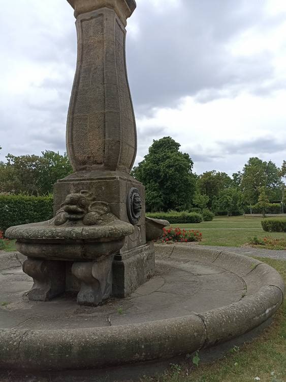 Pomnik Siewcy w Luboniu