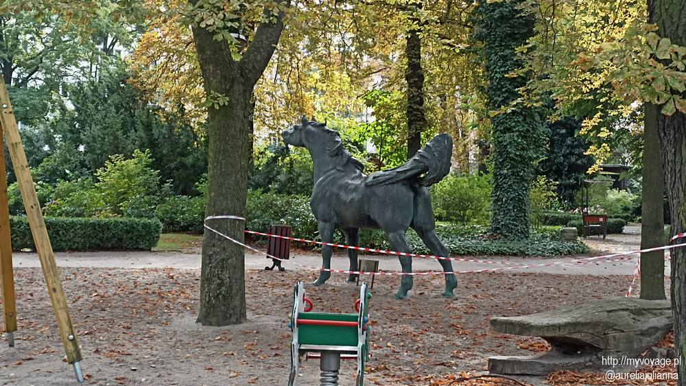 Pomnik konia w Starym Zoo