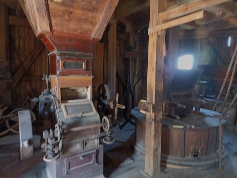 Wiatrak, młyn w stylu holenderskim koło Poznania, Rokietnicy