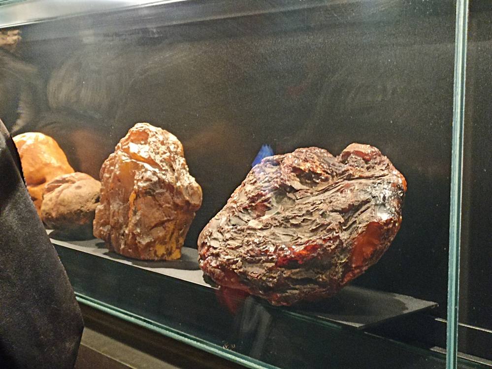 Wystawa bursztynów na zamku w Malborku