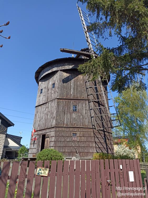 Wiatrak, młyn w stylu holenderskim koło Poznania, Rokietnicy