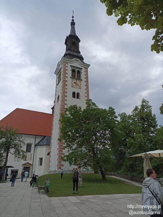 Kościół na wyspie Bled Blejski Otok zabytkowy kościół Maryi Wspomożycielki