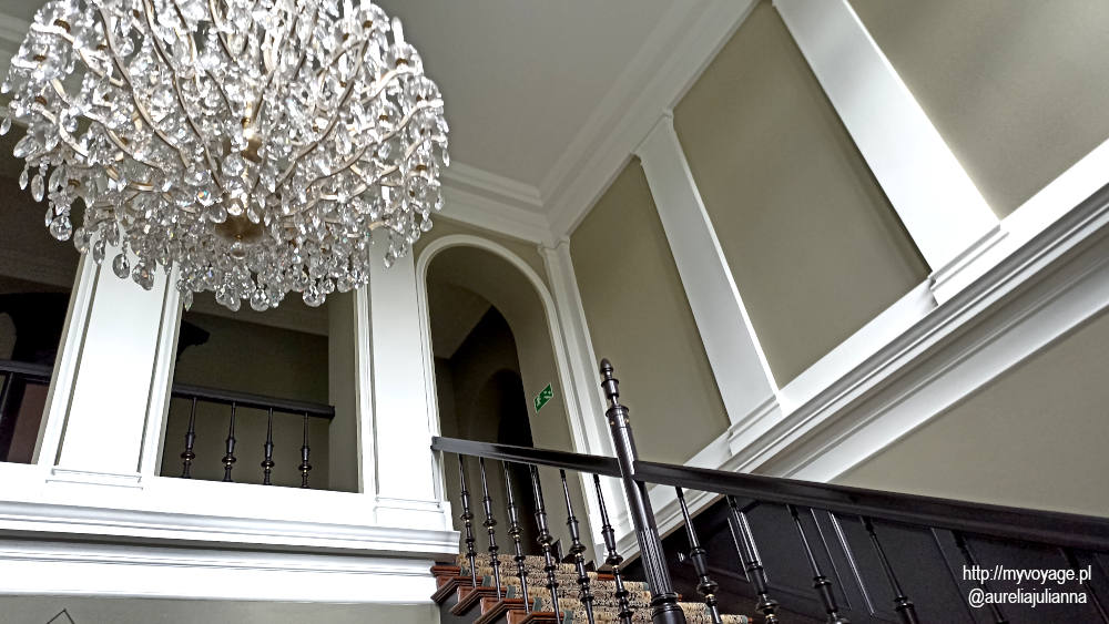 pokoje hotelowe w pałacu w Tarce