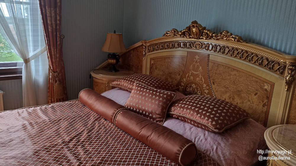 pokoje hotelowe w pałacu w Tarce