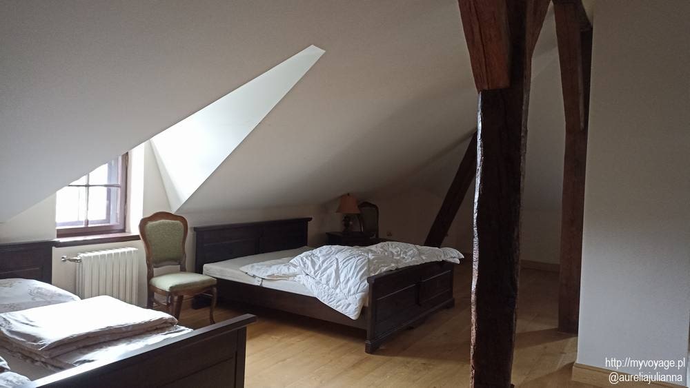 pokoje hotelowe w pałacu w Tarce