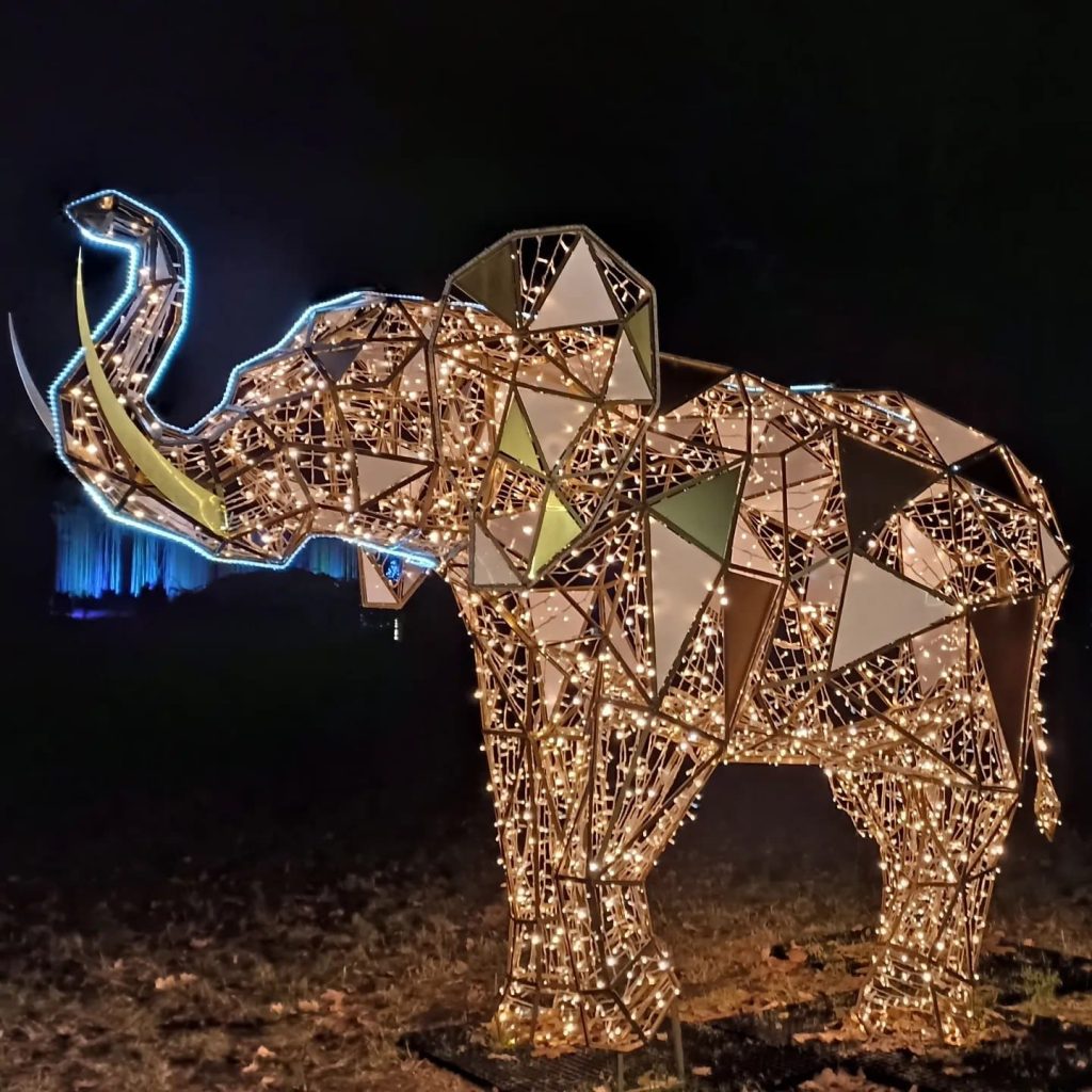 Słoń z światełek w Lumina Park Poznań 2023