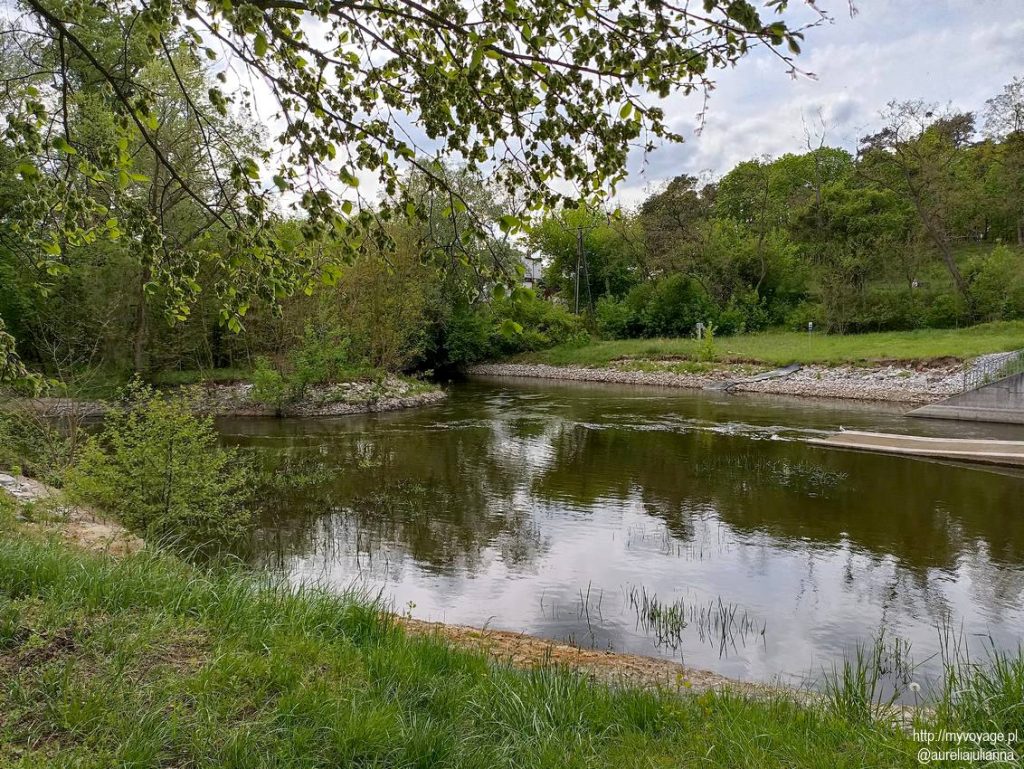Park Dalhmana przy zbiorniku wodnym