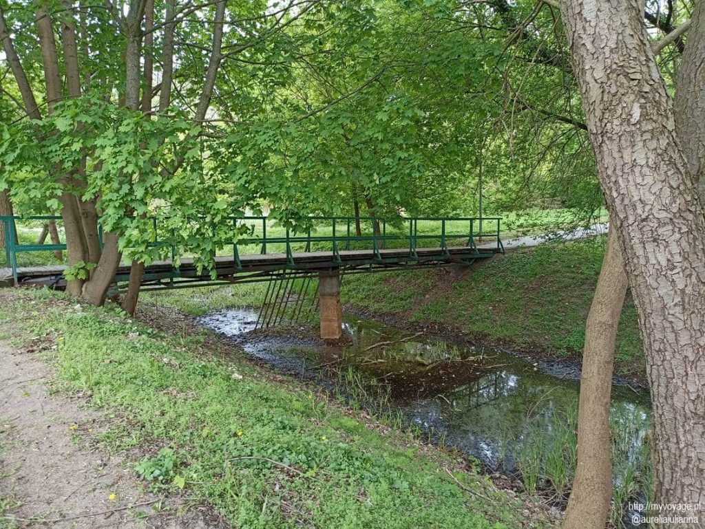 Park Dalhmana przy zbiorniku wodnym