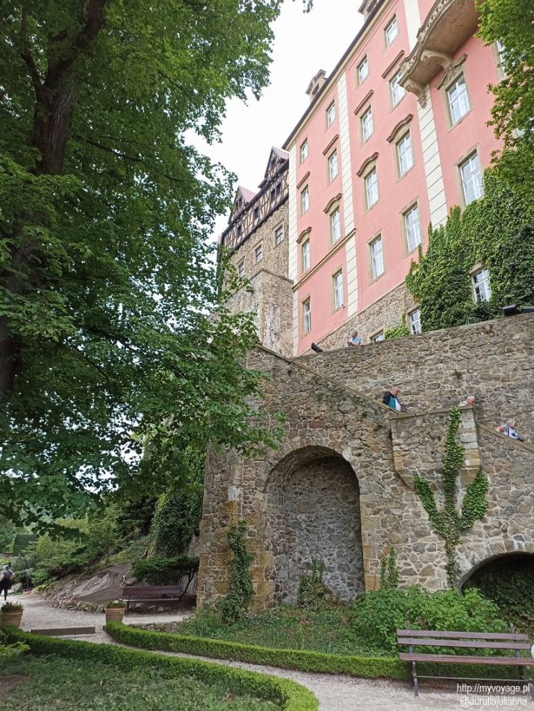 Tarasy wokół zamku Książ