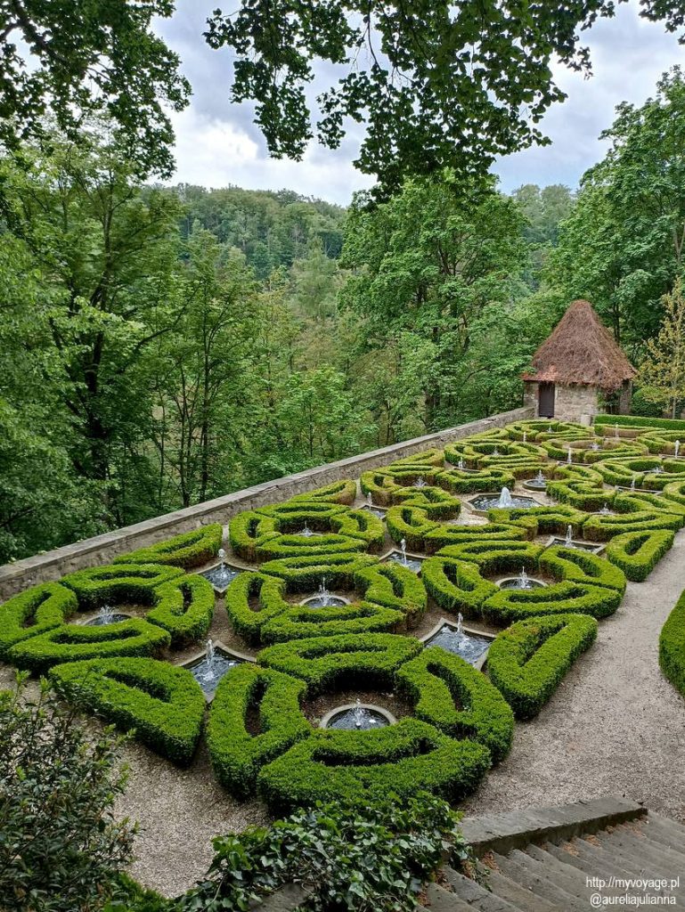 Tarasy wokół zamku Książ