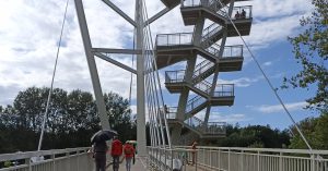 Kładka pieszo-rowerowa nad Wartą w Owińskach
