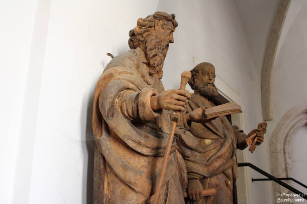 rzeźby przedstawiające świętych