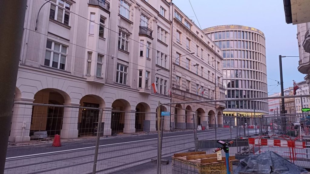 Okrąglak widziany z ul. Fredry w Poznaniu