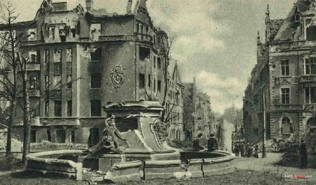 Fontanna Uwolnienie Andromedy przez Perseusza po II wojnie