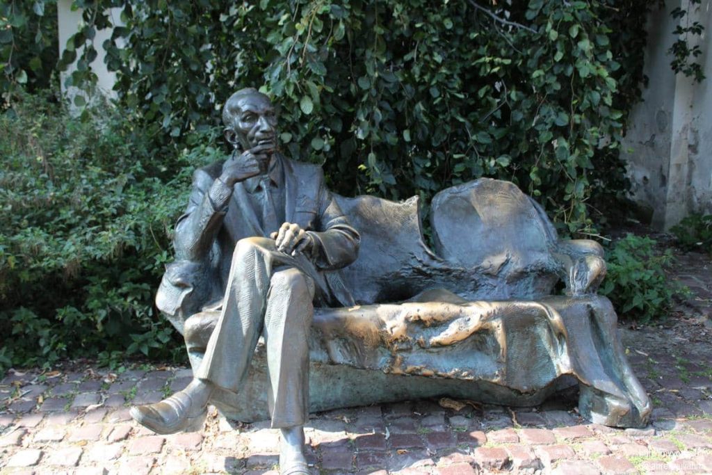 Ławeczka Jana Karskiego