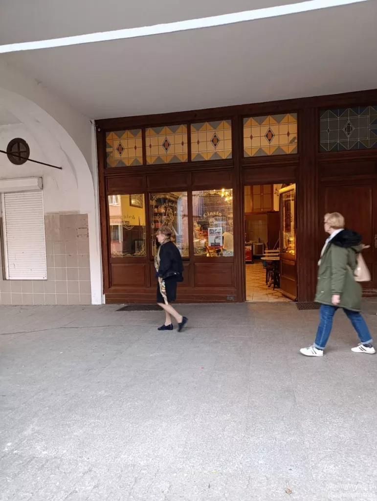 jeden z zabytkowych sklepów w Gniewie