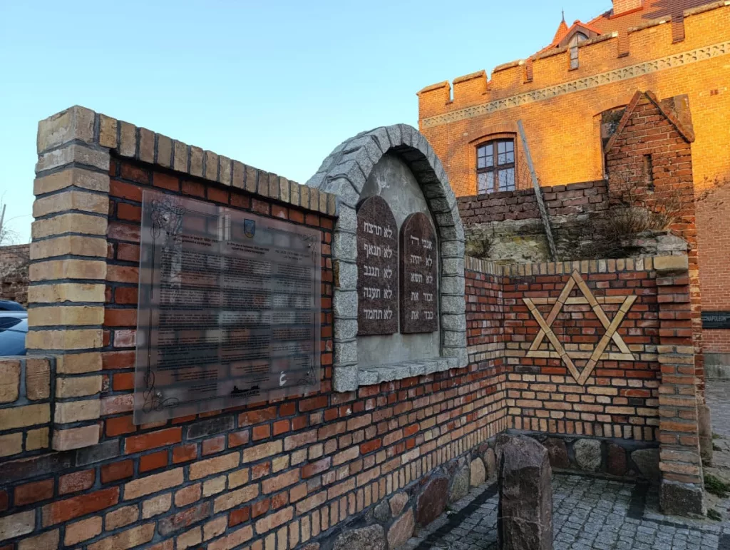 Pomnik upamiętniający społeczność żydowską w Gniewie
