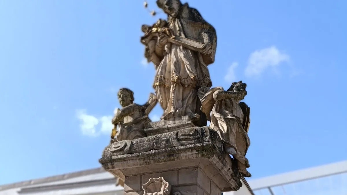 Figura św. Jana Nepomucena w Poznaniu