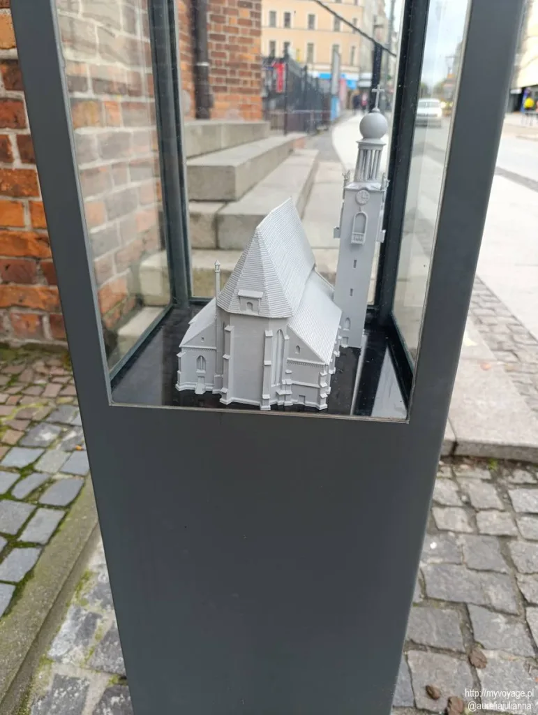 Miniatura kościoła św. Marcina w Poznaniu z okresu przed II wojną światową