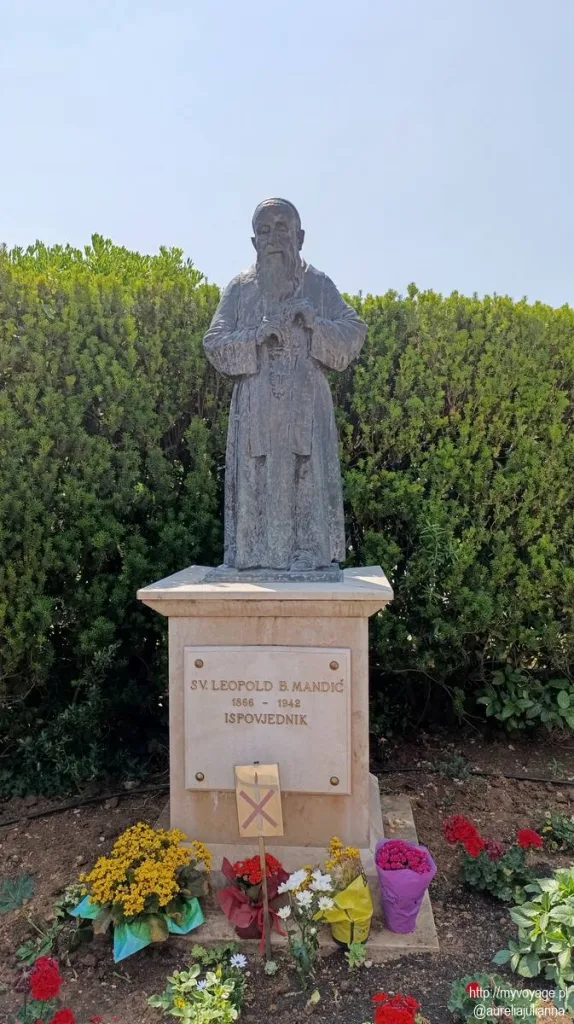 Figura św. Leopolda Bodgana Mandicia, patrona spowiedników