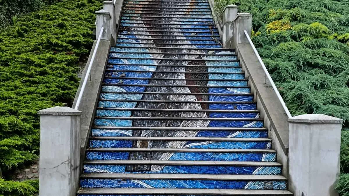 Mozaikowe schody w Pyzdrach