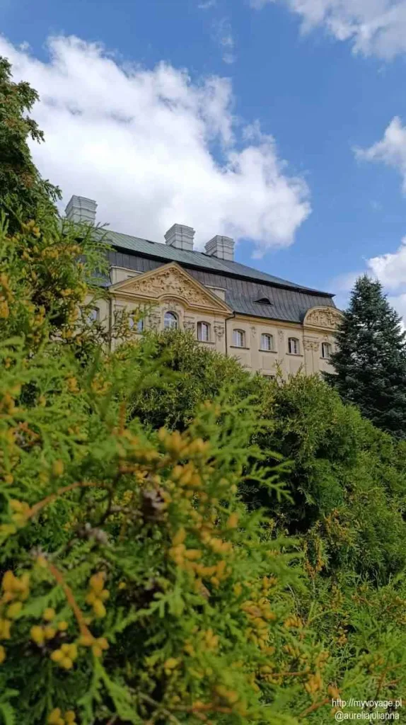 pałac biskupi w Ciążeniu