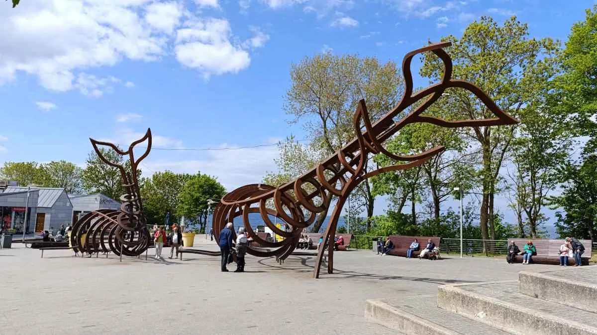 Rewal – co warto zobaczyć