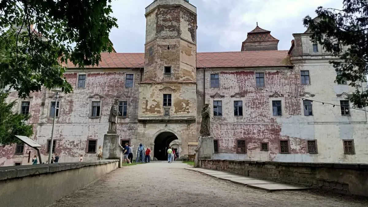 Zamek książęcy w Niemodlinie - co warto zobaczyć?