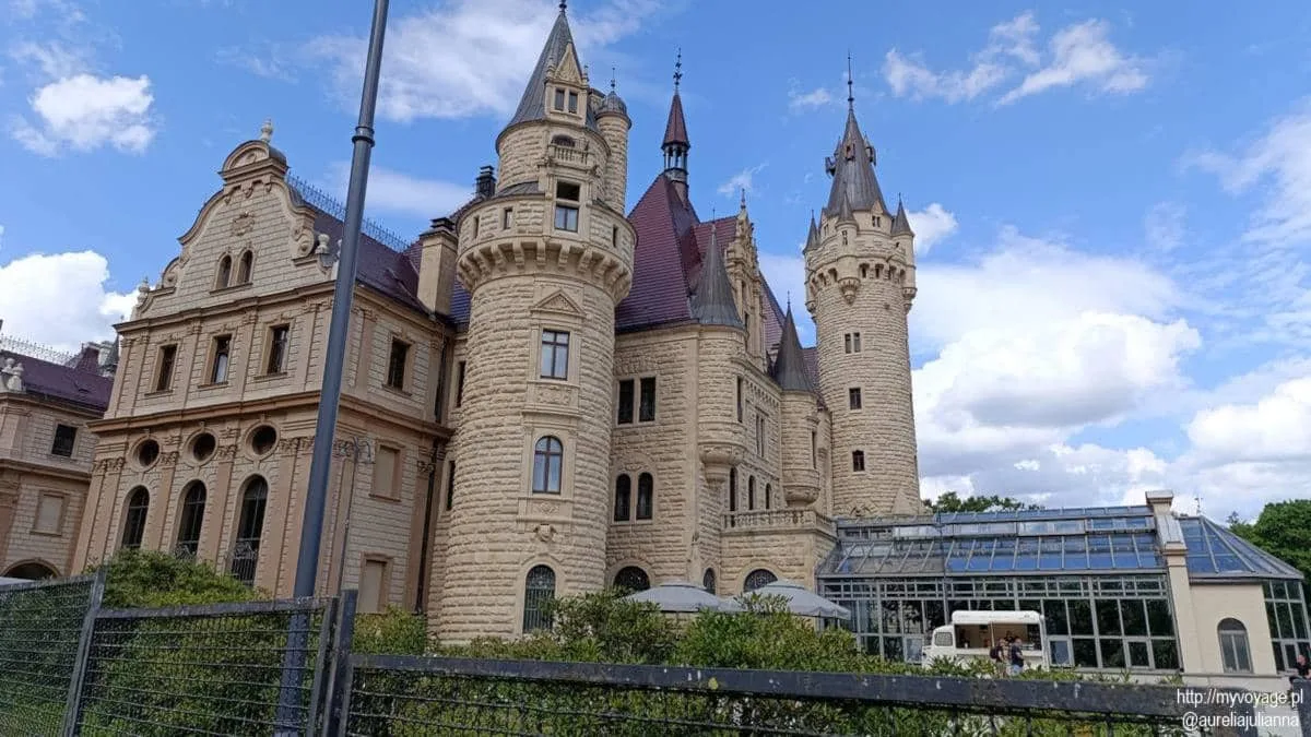 Zamek w Mosznej, Zamek Moszna