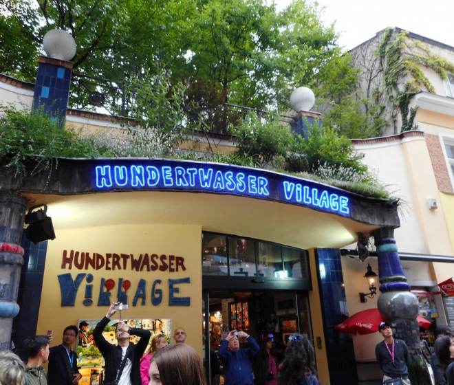 Dom Hundertwassera - Hundertwasserhaus ciekawy kompleks w Wiedniu