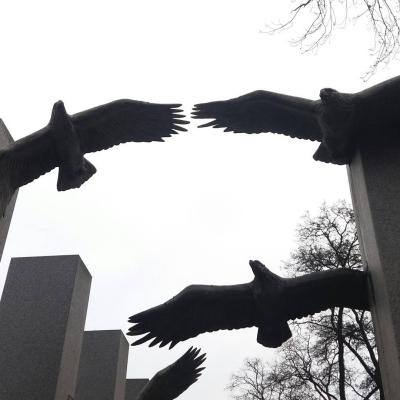 Ptaki na pomniku